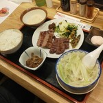 牛たん炭焼 利久 - 