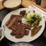 牛たん炭焼 利久 - 