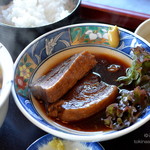 六助うどん - 豚の角煮、柔らかくてしっかりとしたお味