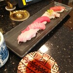 独楽寿司 - 本鮪五点盛〜