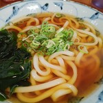 Wakana Soba - ちょっと濃いめの出汁にワカメトッピングです