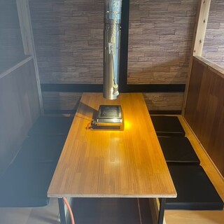温かみのある居心地の良い空間で、ゆっくりとお寛ぎください。