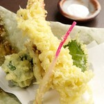 Natural shrimp and vegetable tempura