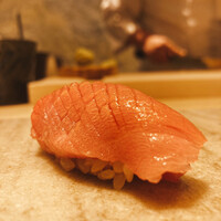すし寿 - マグロの中トロ