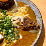 吉田カレー  - 豚・チーズ