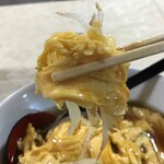 木曽餃子 - 具材リフト