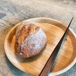 レヴォ - 天然酵母のパン。