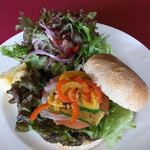 エフエム・ダイニング・カフェ・バー - ヴィーガンバーガー