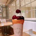 Gelato pique cafe bio concept - 