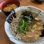 しらすや 腰越漁港前店 - 二色丼（しらす＋ムツ）