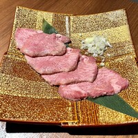 個室焼肉ITADAKI 馬車道 - 