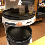 ステーキ宮 - 店内にロボットが！