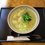 万葉軒 ワンタン麺&香港飲茶Dining - 名物海老ワンタン麺・塩