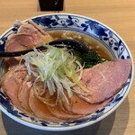 Kai Da Shira Xame Nu Mikaze - 特製貝出汁醤油らぁ麺（1050円）