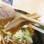 金澤味噌ラーメン 神仙 - メンマもしっかりと入っておりますよ。