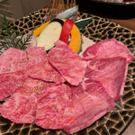 Yakiniku Kanshokubou Dandan - お肉