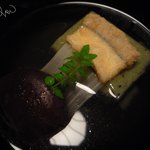 近又 - 椀物　細魚あられ揚げ、蓬豆腐、木の芽４