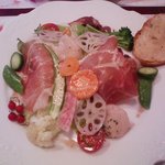 ビストロ バキュース - ﾊﾟﾙﾏ産生ﾊﾑとﾎﾀﾃと10種の野菜