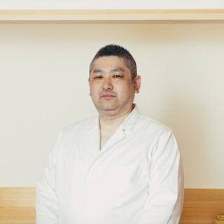 A revolutionary who expands the range of ways to enjoy sushi while being authentic.