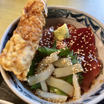 まるかサービス・ステーション - ミックス丼に、まんぷく丼のまぐろ腹身天ぷら追加