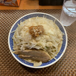 Yamashou Kado Fuji - ラーメン¥850   脂多め　にんにく少なめ