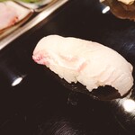 金寿司 - ヒラメ