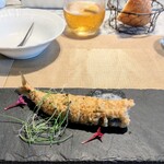 La Brianza - 酸味のある泡が添えられていて、それもまた美味。衣が油感軽やかふんわり、イワシの旨みしっかり楽しめました☆