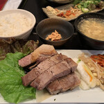 韓国料理 Ku-Fuku - Open早々のサムギョプサル。とにかくボリューミィ！