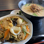 台湾料理 フクテイ - ランチセット 750円税別
台湾豚骨ラーメン ＋ 中華飯