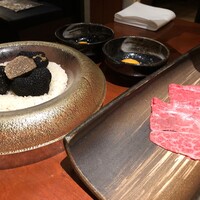 蕃 YORONIKU - ザブトンのすき焼き サマートリュフ添え