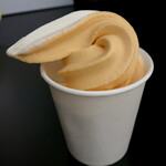 DiCE - 料理写真:ソフトクリーム(夕飯メロンとバニラのミックス)