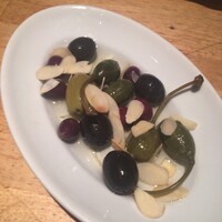 アダッキオ - オリーブ盛り合わせ
