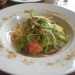 Cafe Dining Raduno - 水菜とツナのペペロンチーノ