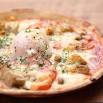 生ハムと温玉のPIZZA