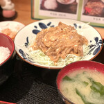 Sakedokoro Tsugaru - 牛玉皿（定食）