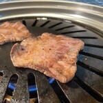 Gokujou Akami Yakiniku Fuji - 幻の黒タン　肉厚！