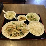 梅香園 - A.豚肉と野菜炒めランチ800円
