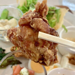 nongo-kitchen - 塩麴のから揚げは、サクッと揚げたてで結構突き抜ける塩分。