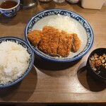 はしや - ロースカツ定食\700(21-08)