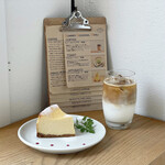 スイドウミチ コーヒー - チーズケーキ、カフェラテ