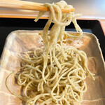 染地台 藪蕎麦 - 本日はミルでは無く、石臼利用で二度手碾き、丸抜き挽きぐるみ全粒粉で篩未使用