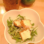 Sushi Tochinoki - 水菜と厚揚げのサラダ