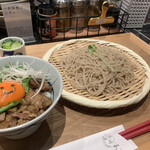 スタンド JAPA SOBA HANAKO - ランチセット  HANAKO 牛すじ玉碗