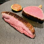 イル アオヤマ - メインは、シャラン鴨の胸肉と牛ヒレをチョイス
