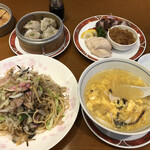 中国名菜 京華園 - 皿うどん(太麺)、野菜と卵のスープ、三種類の冷菜、しゅうまい、アンニントーフ