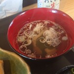 GOHAN-YA あたしんち - おまかせ定食 (ハラス) 900円(税込)、あご出汁スープ