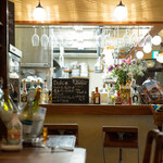 オステリアラブラ - カウンターもあります
