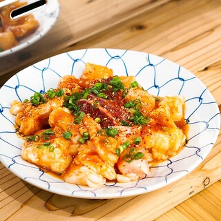 鮮度抜群なホルモンも外せない。生食のホルモンは品切れ御免