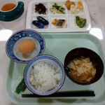 Hoteru Suteiin Nanokamachi - 一日め 朝ごはん  生卵うれし
                      味噌汁 か     具だくさん (*´∀｀)