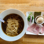 湖麺屋 リールカフェ - 正油ラーメン&全部のせ